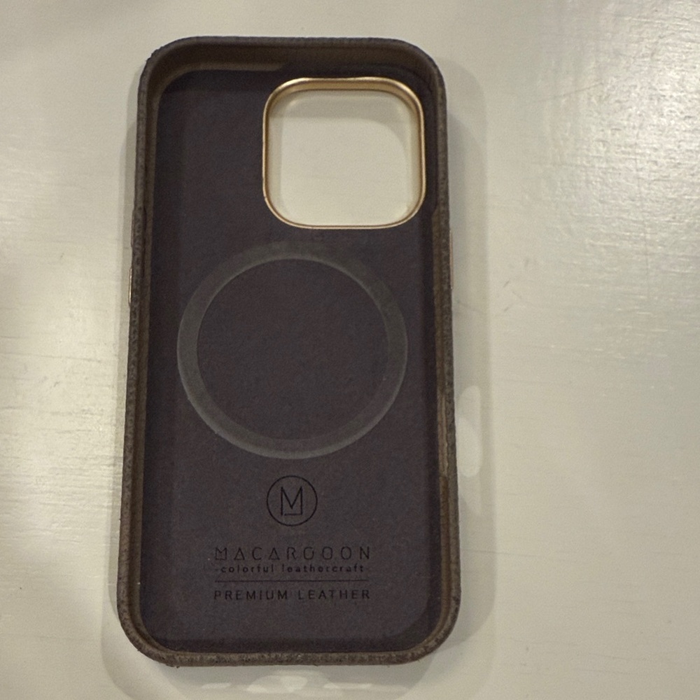 MACAROOON leather MagSafe iphone 16pro case - Picture 2 of 8
